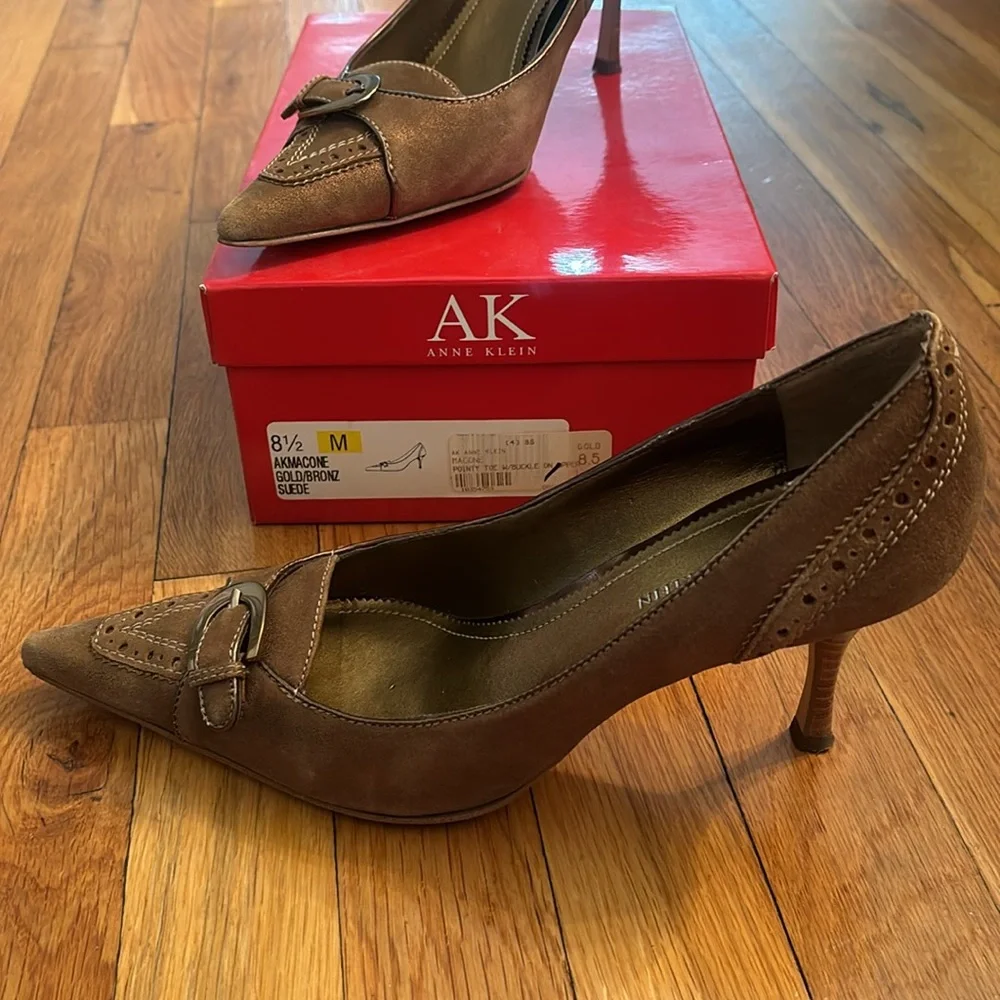 Bronze Pumps